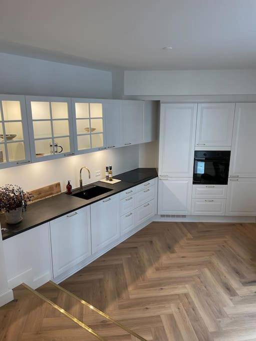 Nyrenoveret Charmerende Lejlighed I Odense C! Apartment Luaran gambar