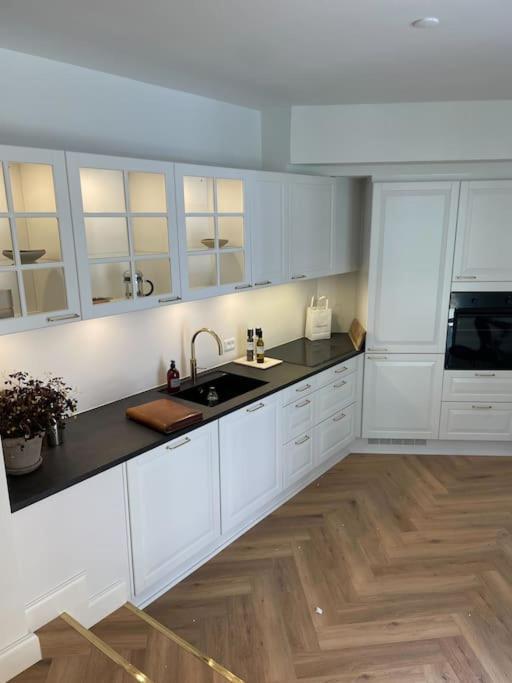 Nyrenoveret Charmerende Lejlighed I Odense C! Apartment Luaran gambar