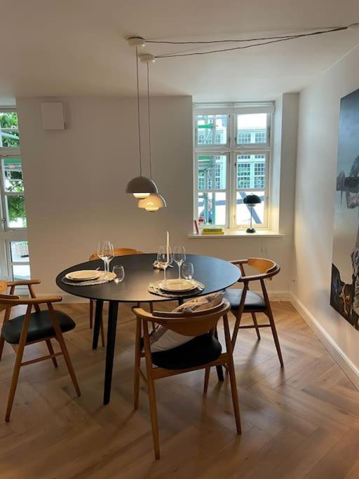 Nyrenoveret Charmerende Lejlighed I Odense C! Apartment Luaran gambar
