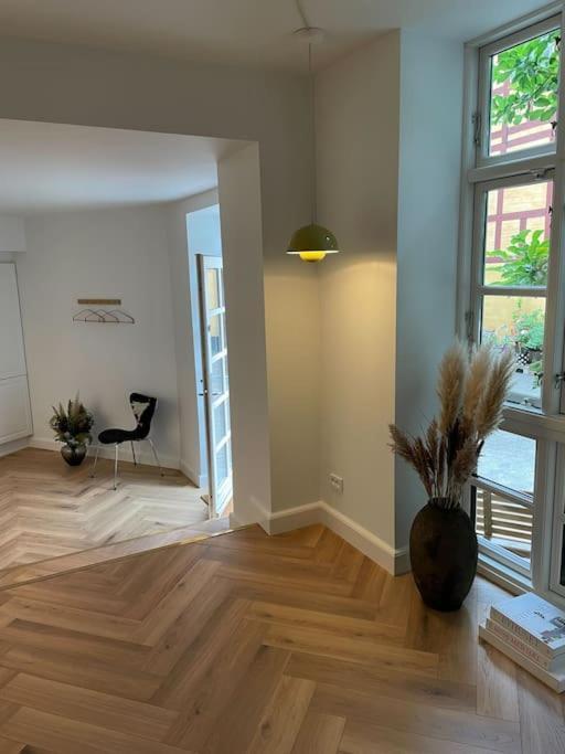 Nyrenoveret Charmerende Lejlighed I Odense C! Apartment Luaran gambar