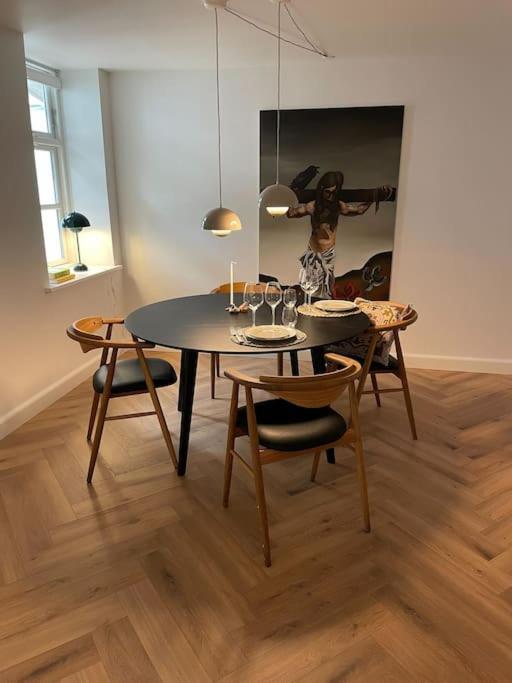 Nyrenoveret Charmerende Lejlighed I Odense C! Apartment Luaran gambar