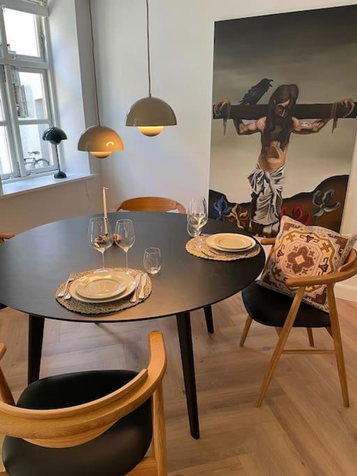 Nyrenoveret Charmerende Lejlighed I Odense C! Apartment Luaran gambar