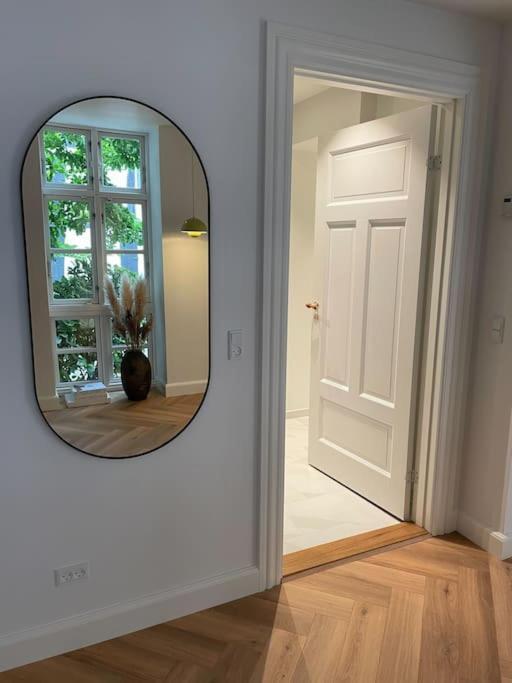 Nyrenoveret Charmerende Lejlighed I Odense C! Apartment Luaran gambar